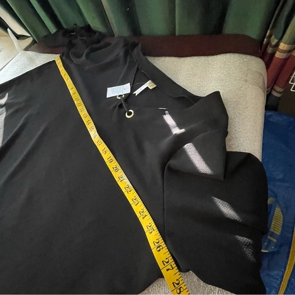 chenault Black tunic top grommet detail at neckline and flared sleeves Size 2x - Picture 7 of 9